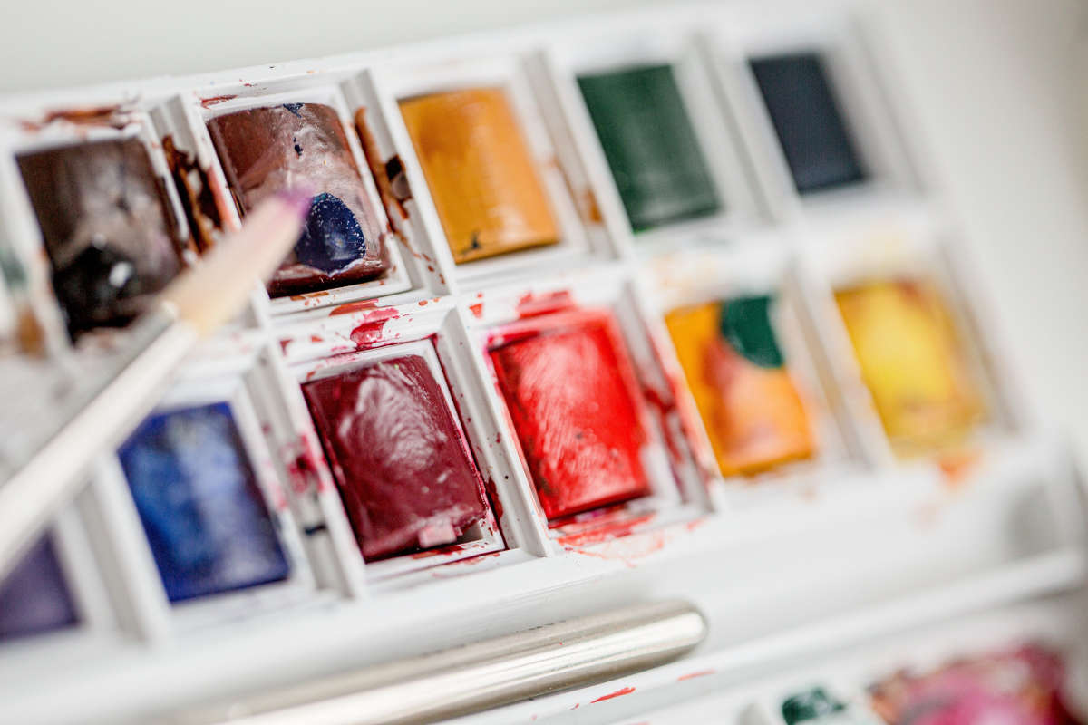 Акварельные краски на благотворительность.